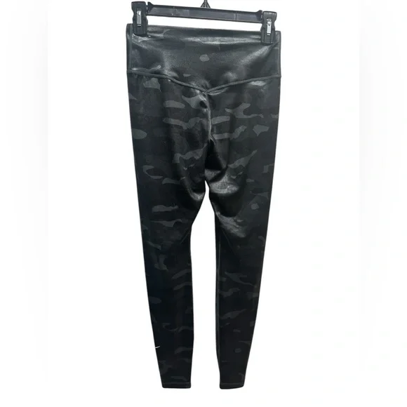 Nike Dri-fit shimmer gray and black Camo Print Leggings - Picture 7 of 8